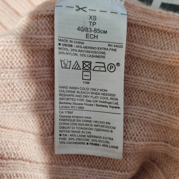 Banana Republic sweater with filpucci yarn long sleeve size extra small - Picture 7 of 7